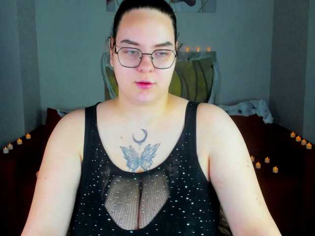 Kity-Mooree live cam preview
