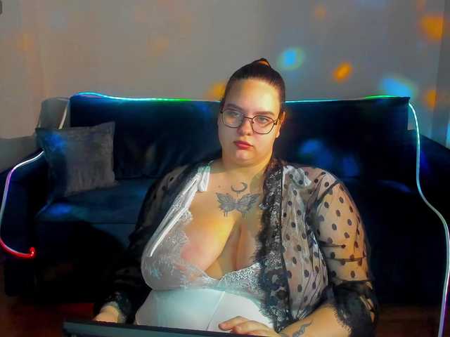 Kity-Mooree live cam preview