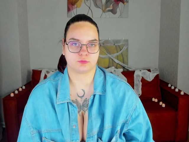 Kity-Mooree live cam on BongaCams