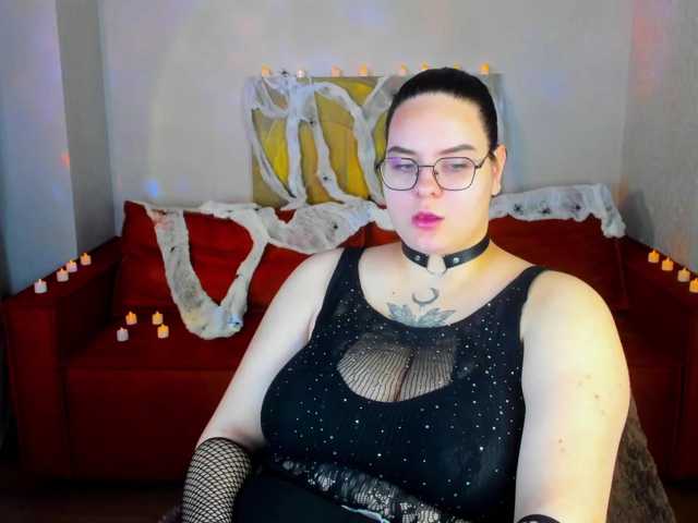 Kity-Mooree live cam on BongaCams