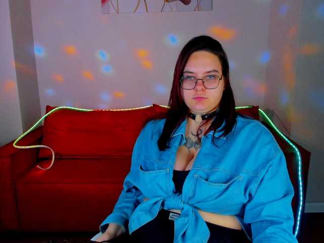 Kity-Mooree live cam on BongaCams