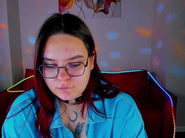 Kity-Mooree live cam on BongaCams