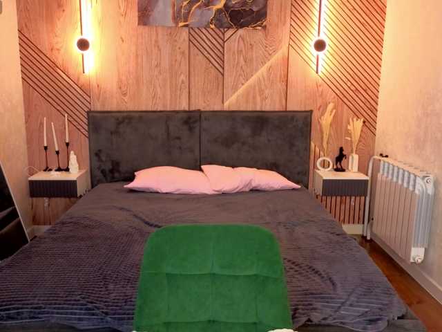 Kity-Mooree live cam on BongaCams