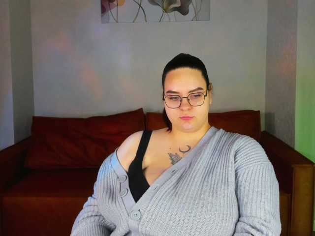 Kity-Mooree live cam on BongaCams