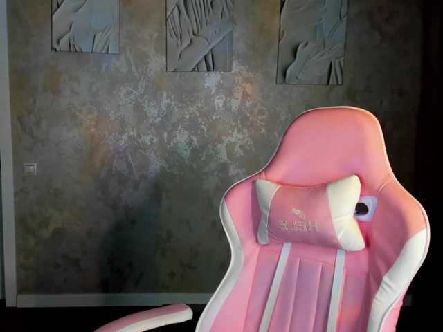 Kity-Mooree live cam on BongaCams