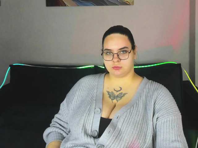 Kity-Mooree live cam on BongaCams