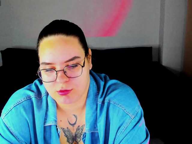 Kity-Mooree live cam