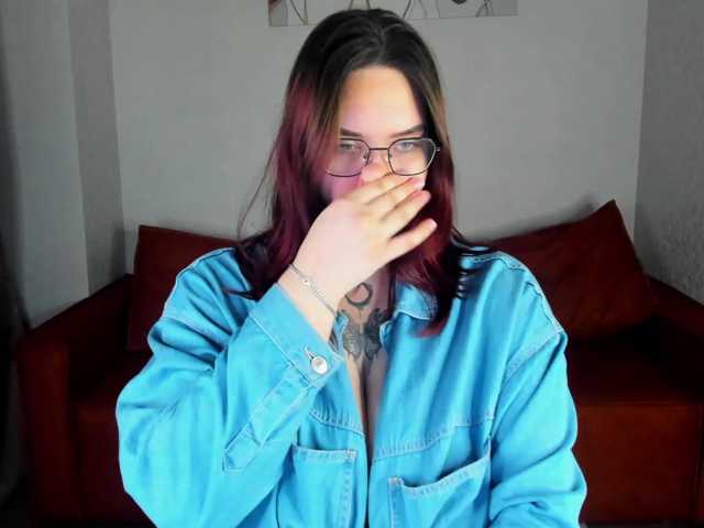 Kity-Mooree live cam on BongaCams