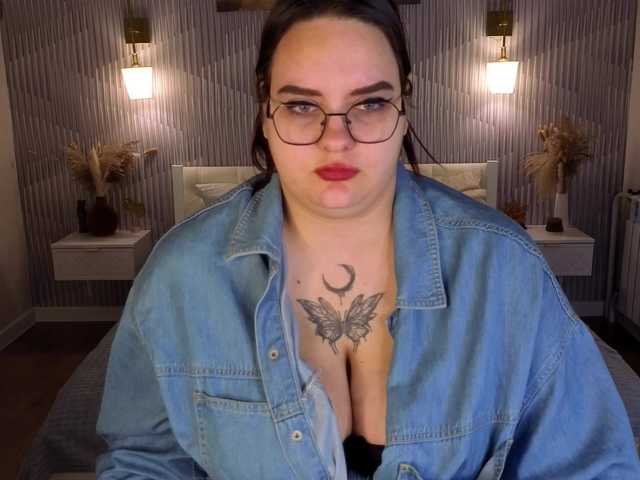Kity-Mooree live cam preview