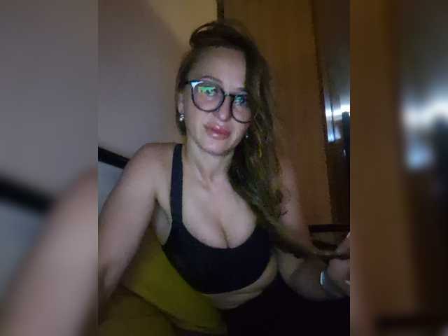 KKiraa87 live cam on BongaCams
