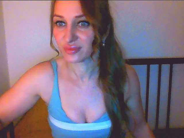 KKiraa87 live cam on BongaCams
