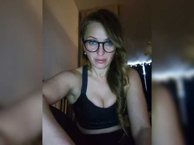 KKiraa87 live cam on BongaCams