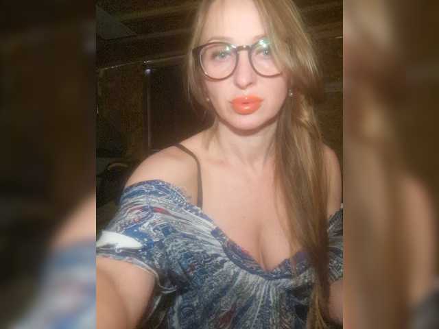 KKiraa87 live cam on BongaCams