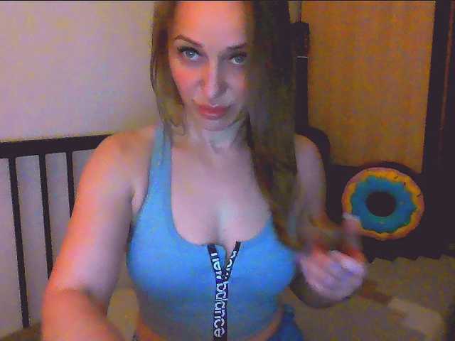 KKiraa87 live cam on BongaCams