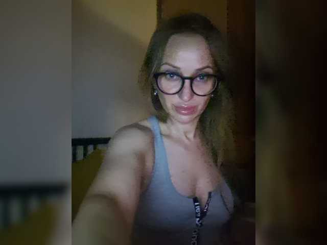 KKiraa87 live cam on BongaCams