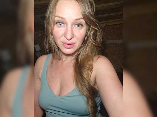KKiraa87 live cam on BongaCams