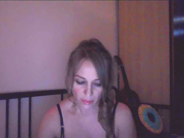 KKiraa87 live cam on BongaCams