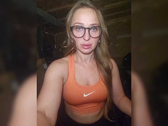 KKiraa87 live cam preview
