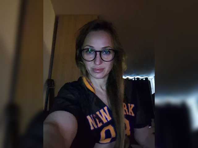 KKiraa87 live cam on BongaCams