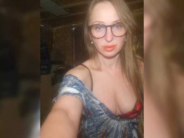 KKiraa87 live cam on BongaCams