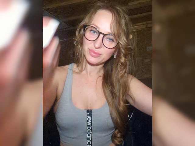 KKiraa87 live cam on BongaCams