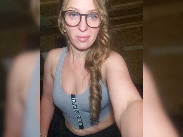KKiraa87 live cam on BongaCams