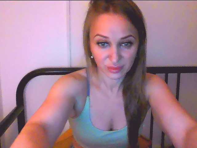 KKiraa87, live now on BongaCams