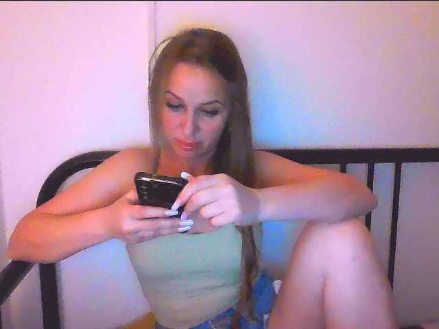 KKiraa87, live now on BongaCams