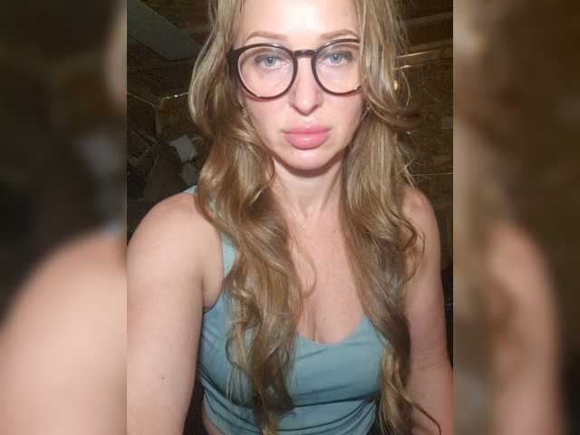 KKiraa87 live cam on BongaCams