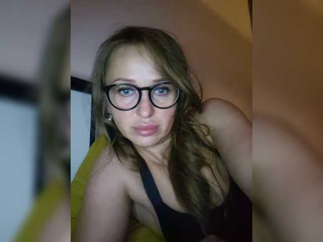 KKiraa87 live cam on BongaCams