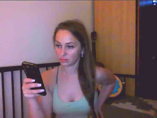 KKiraa87 webcam