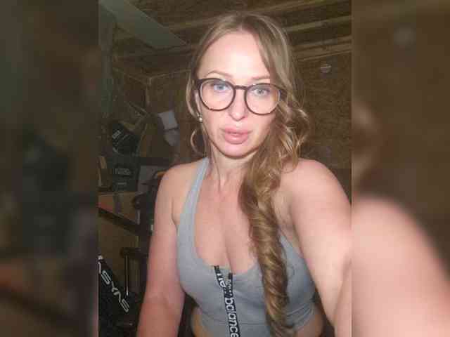 Modella: KKiraa87