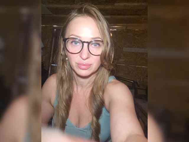 Modella: KKiraa87