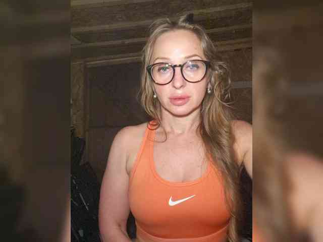 Modella: KKiraa87