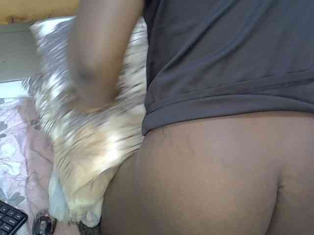 Prettybrina webcam