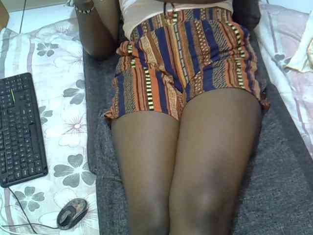 Prettybrina webcam