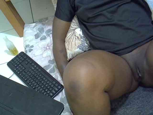 Prettybrina webcam