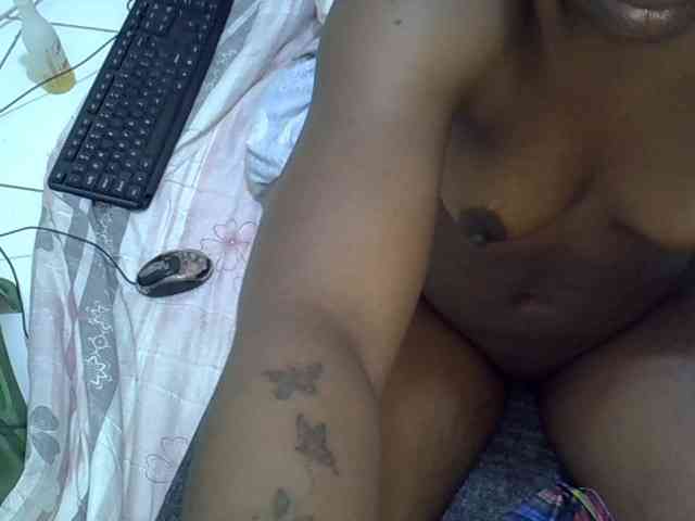 Prettybrina webcam