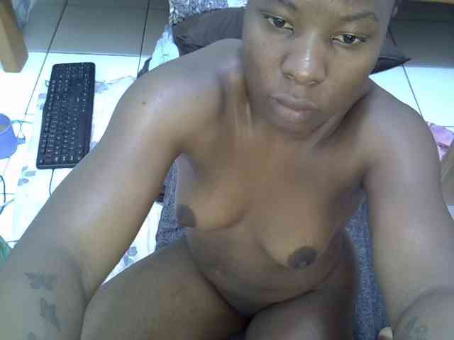 Prettybrina webcam