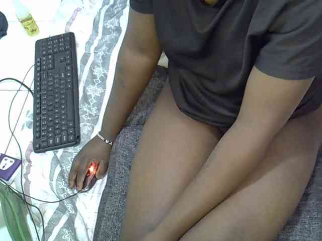 Prettybrina webcam