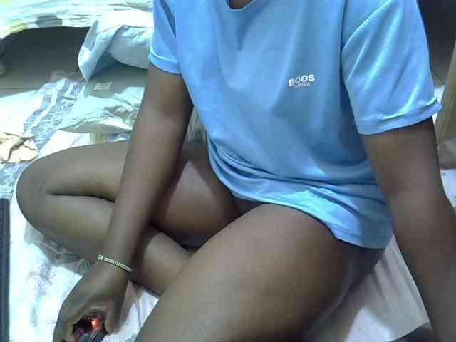 Prettybrina webcam