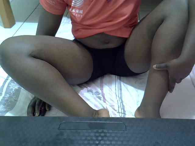 Prettybrina webcam