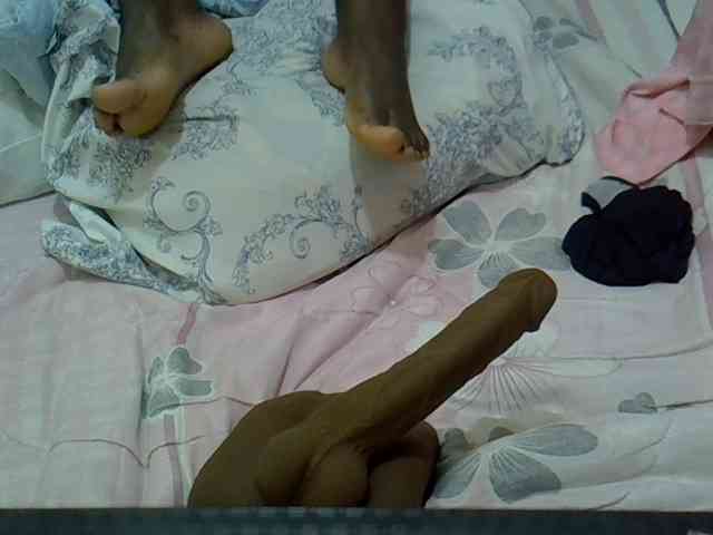 Prettybrina webcam