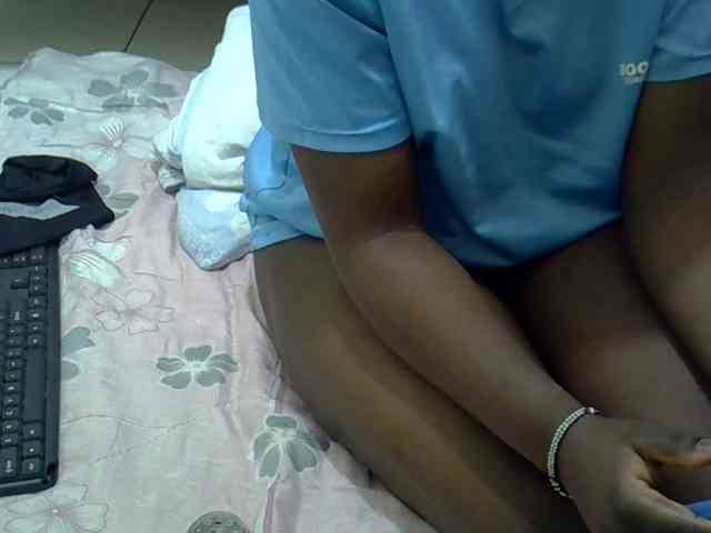 Prettybrina webcam
