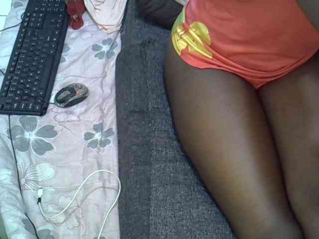 Prettybrina webcam