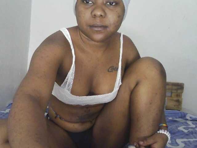 Kissie11 live cam on BongaCams