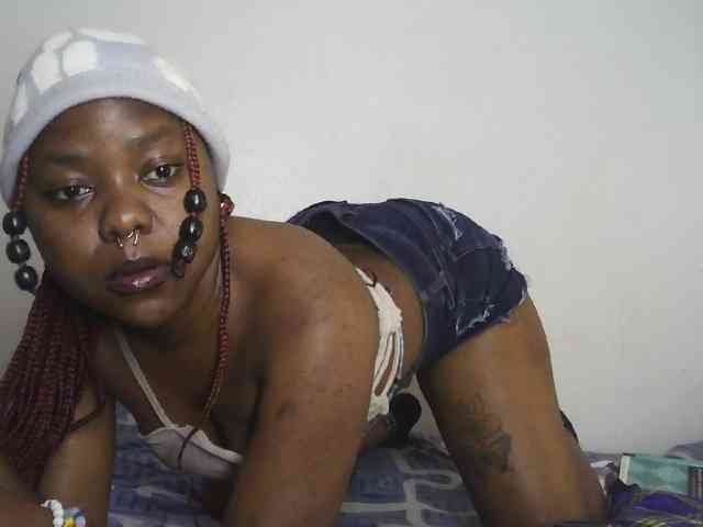 Kissie11