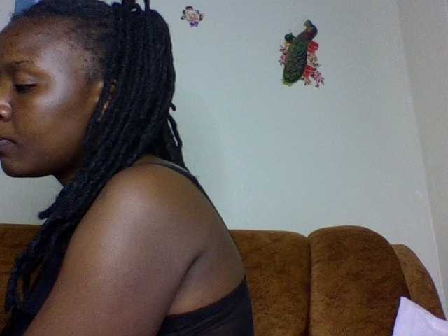 Prettiea live cam on BongaCams