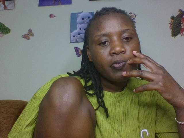 Prettiea live cam on BongaCams