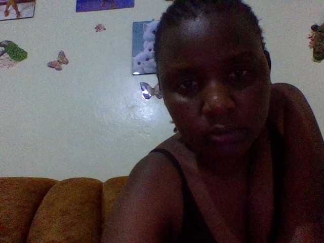 Prettiea live cam on BongaCams